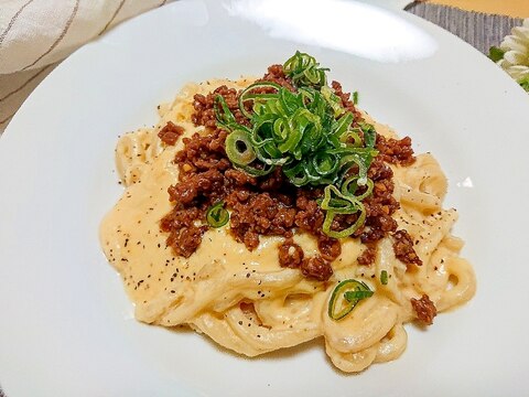 時短で簡単！肉味噌カルボナーラうどん